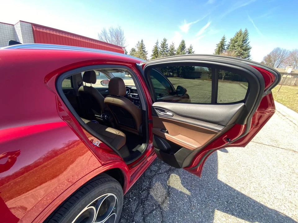 2020 Alfa Romeo Stelvio - Image 15 of 24