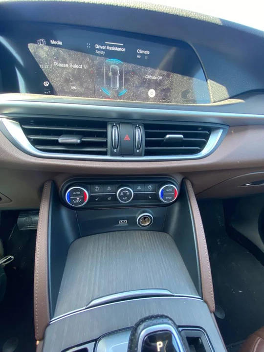 2020 Alfa Romeo Stelvio - Image 23 of 24