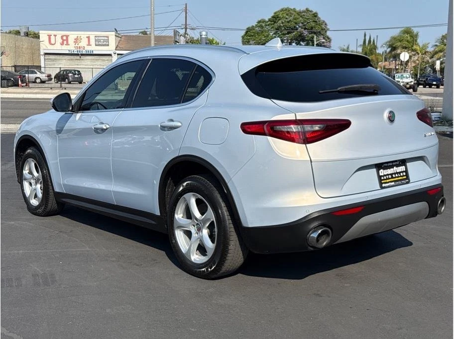 2020 Alfa Romeo Stelvio - Image 16 of 17