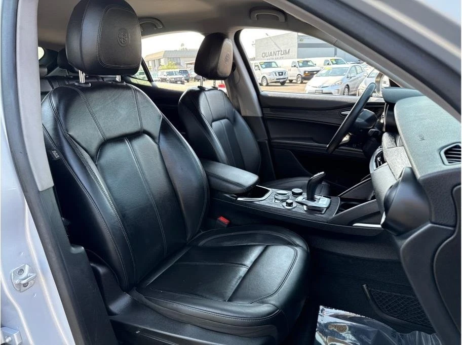 2020 Alfa Romeo Stelvio - Image 8 of 17