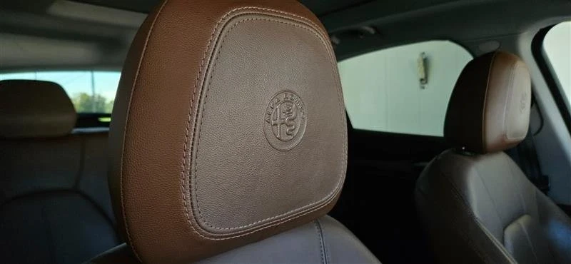 2020 Alfa Romeo Stelvio - Image 17 of 18