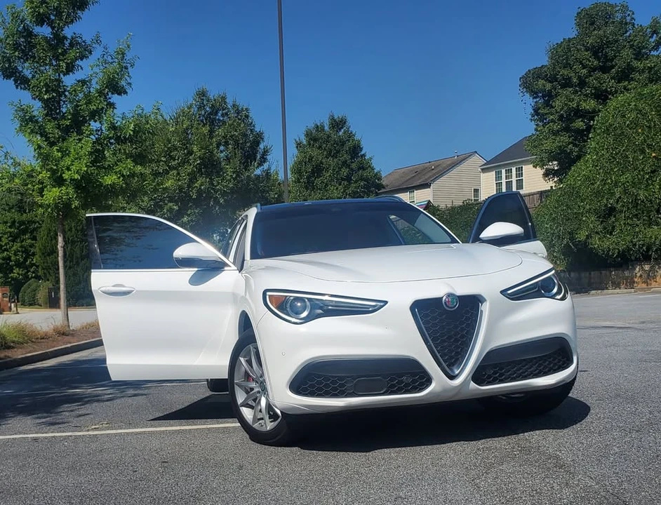 2020 Alfa Romeo Stelvio - Image 2 of 17