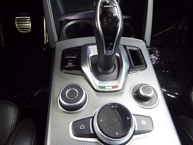 2020 Alfa Romeo Stelvio - Image 15 of 20