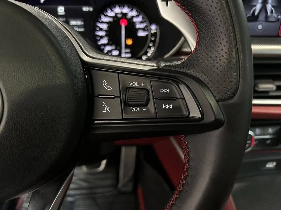 2020 Alfa Romeo Stelvio - Image 17 of 18