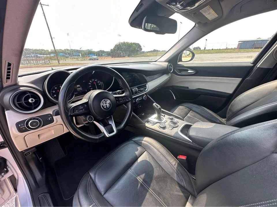 2020 Alfa Romeo Giulia - Image 10 of 10