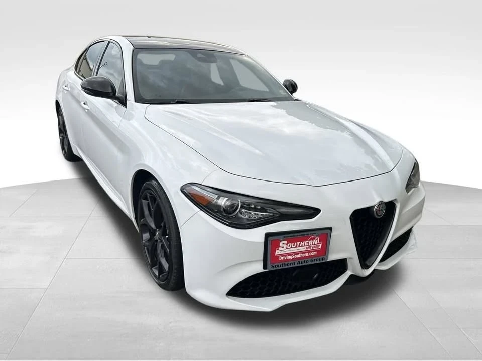 2020 Alfa Romeo Giulia - Image 8 of 17