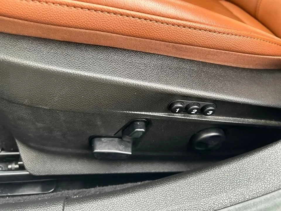 2020 Alfa Romeo Giulia - Image 11 of 17