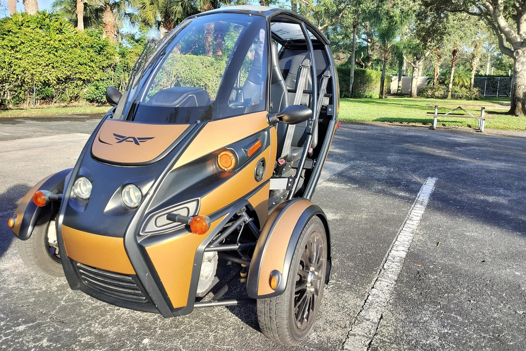 2020 Arcimoto - Image 8 of 31