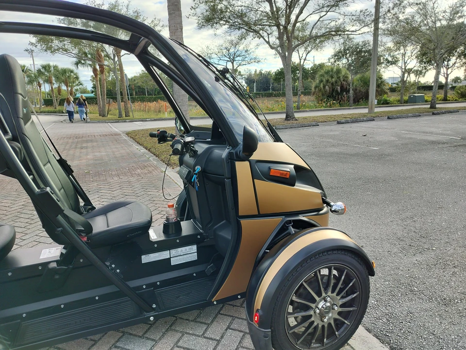 2020 Arcimoto - Image 28 of 31