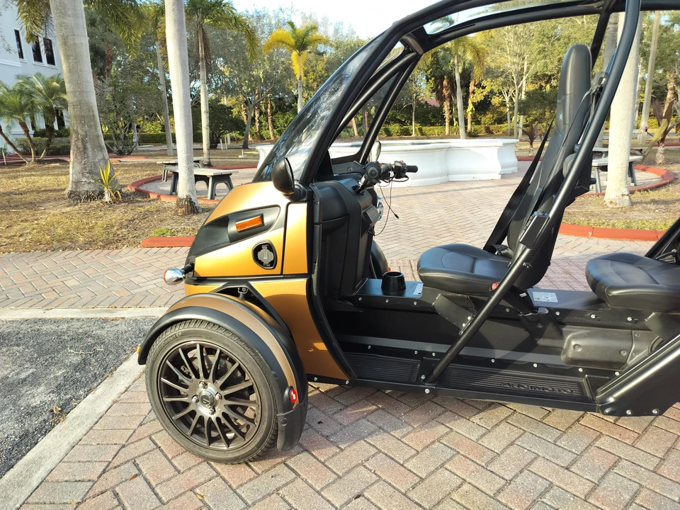 2020 Arcimoto - Image 23 of 31