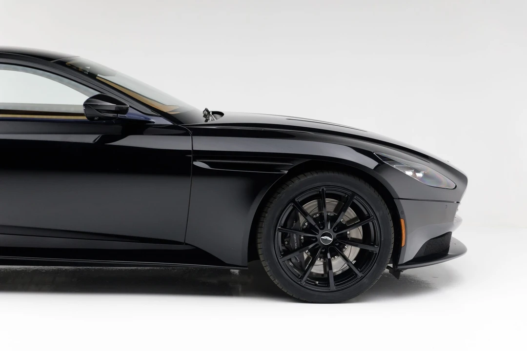 2020 Aston Martin DB11 AMR - Image 23 of 31
