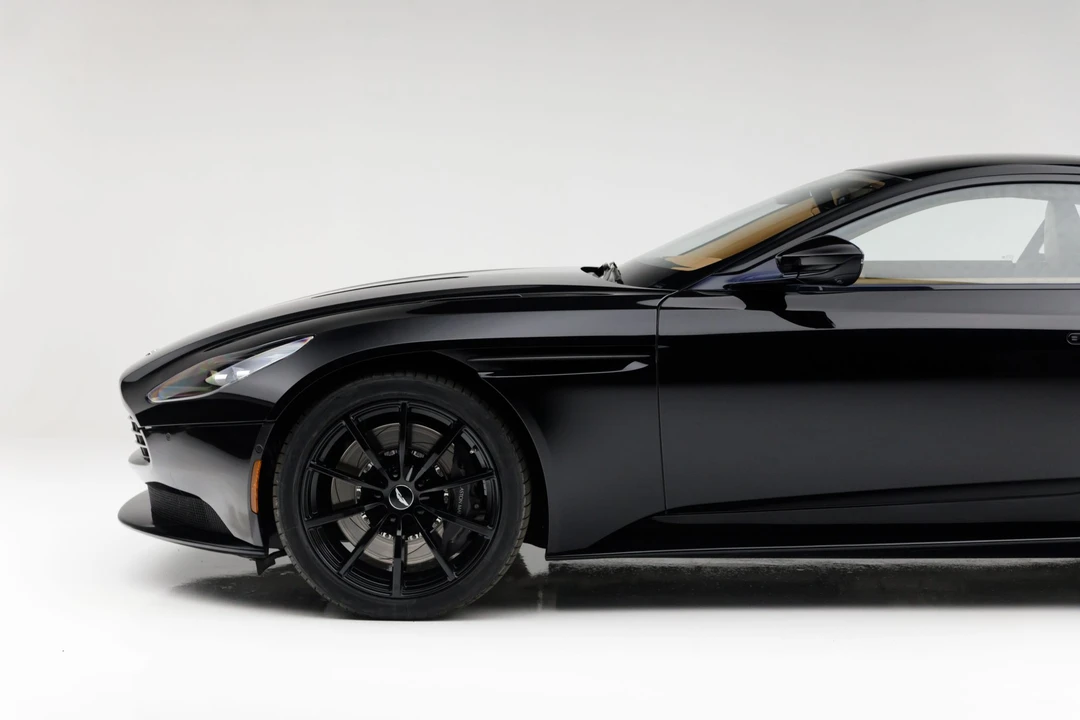 2020 Aston Martin DB11 AMR - Image 14 of 31