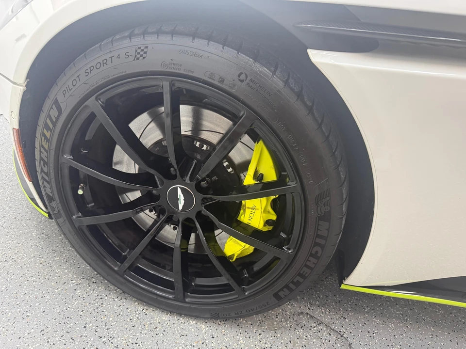 2020 Aston Martin DB11 AMR - Image 28 of 31