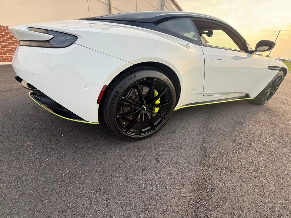 2020 Aston Martin DB11 AMR - Image 27 of 31