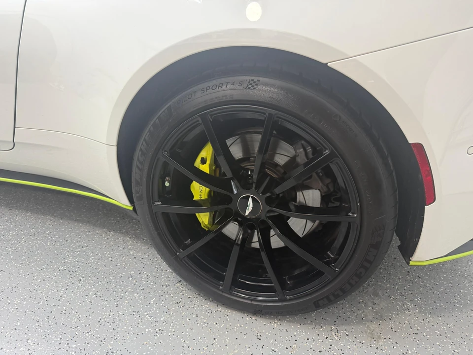 2020 Aston Martin DB11 AMR - Image 29 of 31