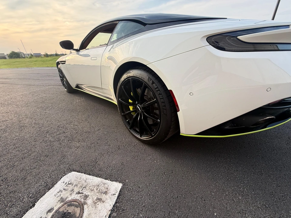 2020 Aston Martin DB11 AMR - Image 24 of 31