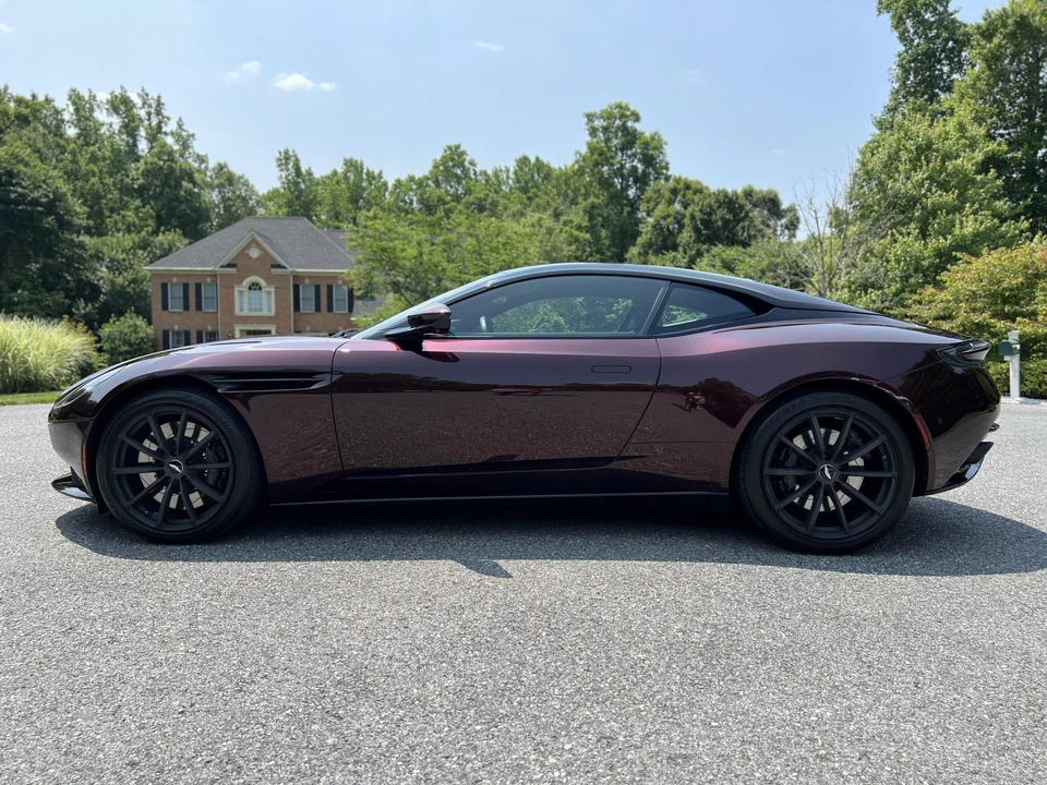 2020 Aston Martin DB11 AMR - Image 27 of 31