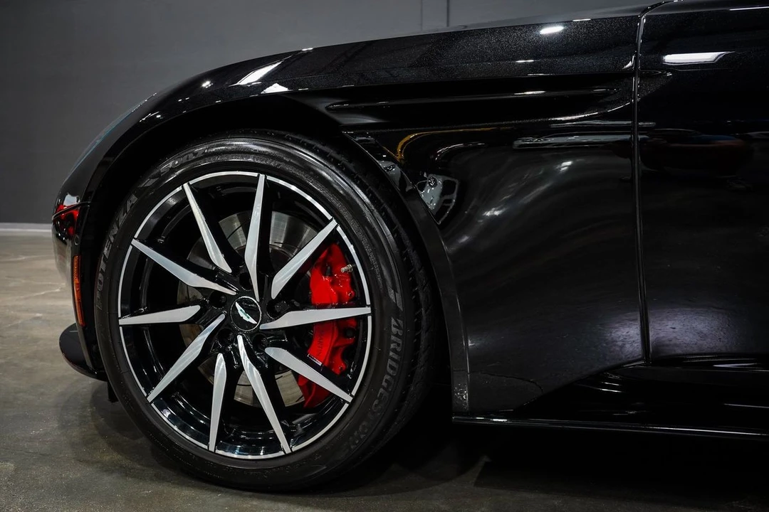 2020 Aston Martin DB11 - Image 19 of 31