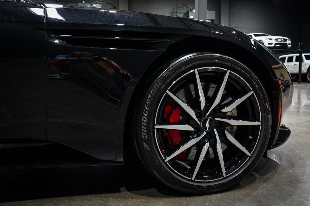 2020 Aston Martin DB11 - Image 23 of 31
