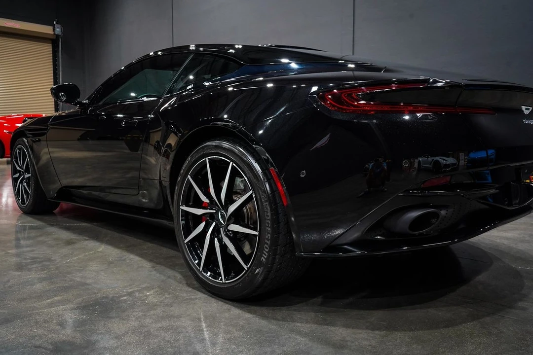 2020 Aston Martin DB11 - Image 22 of 31