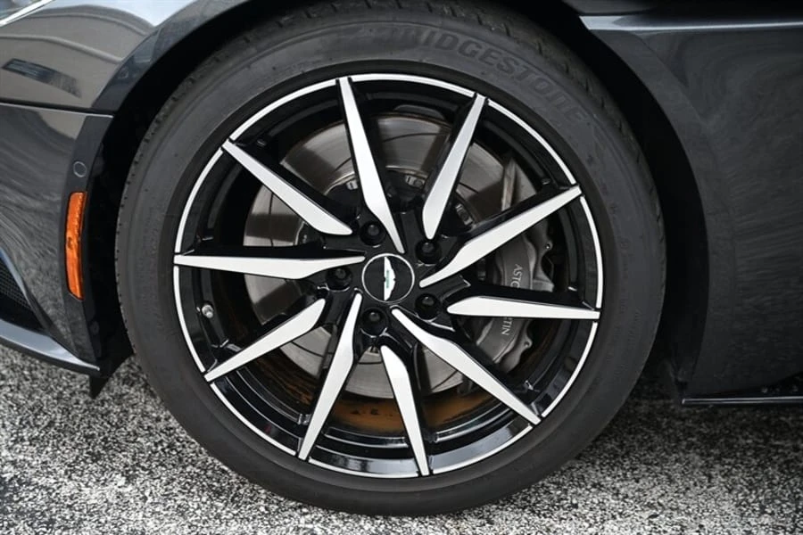 2020 Aston Martin DB11 - Image 4 of 23