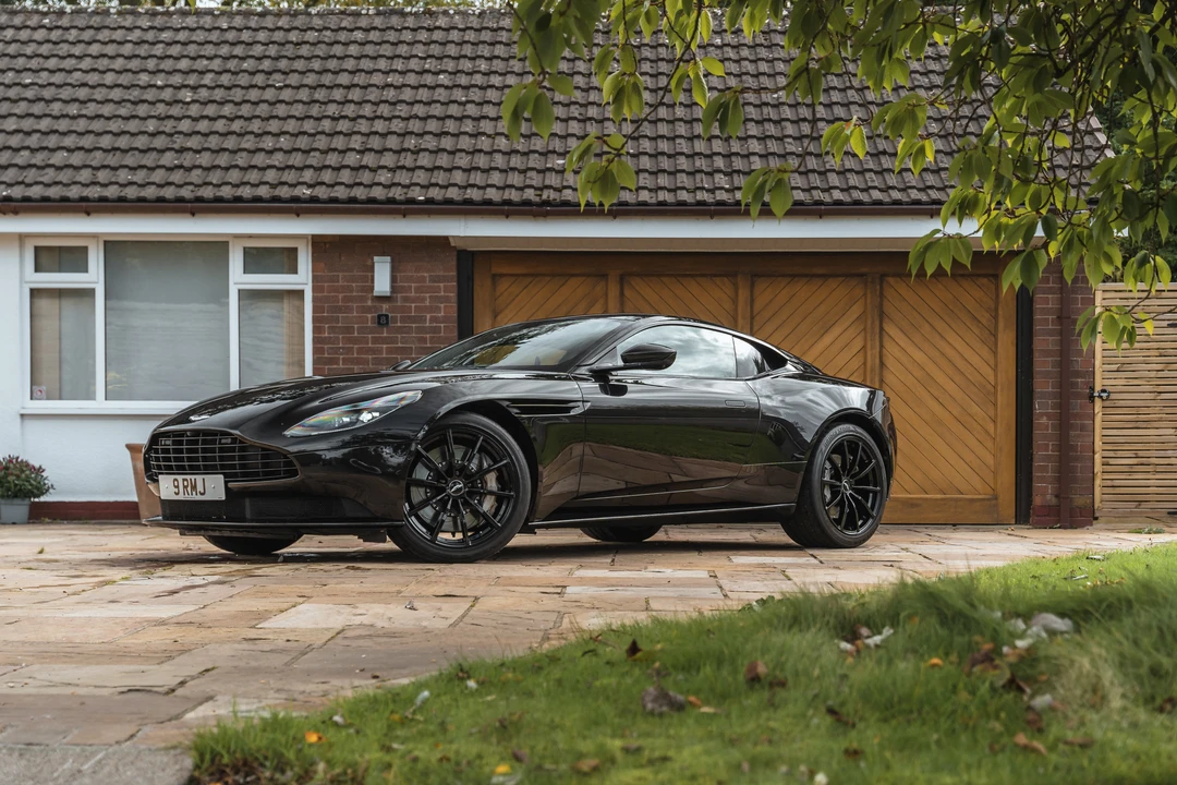 2020 Aston Martin DB11 - Image 19 of 31