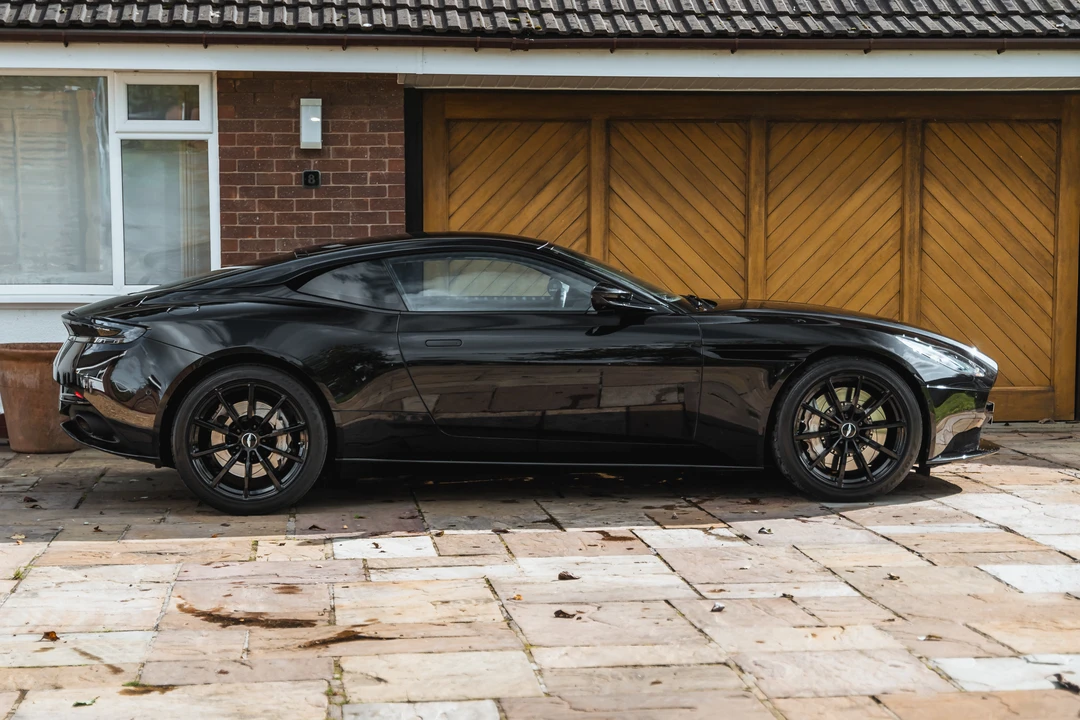 2020 Aston Martin DB11 - Image 17 of 31