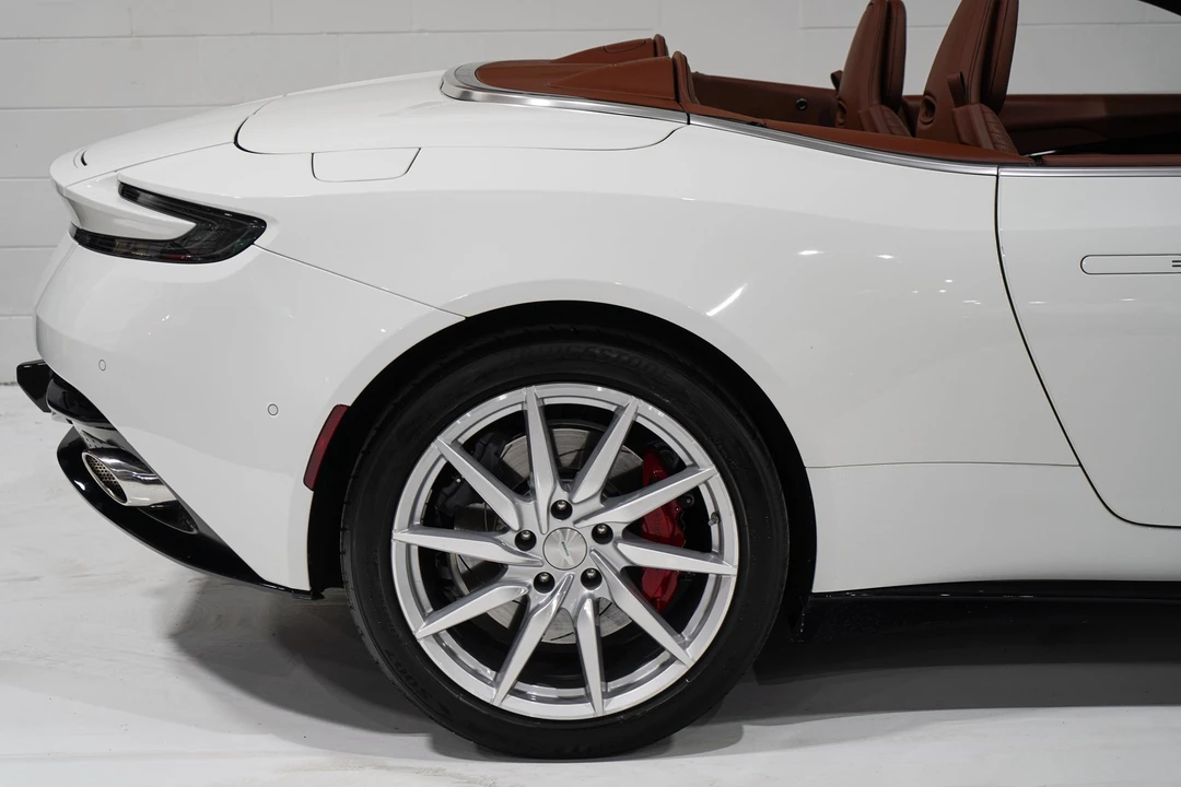 2020 Aston Martin DB11 - Image 23 of 31