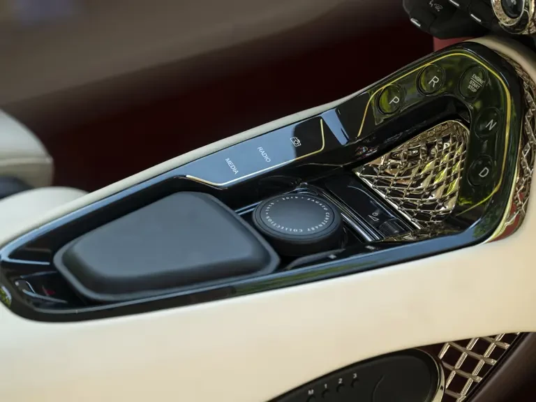 2020 Aston Martin DBS Superleggera - Image 18 of 31
