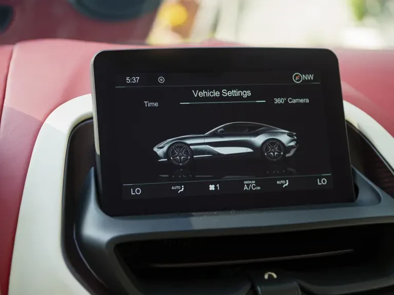 2020 Aston Martin DBS Superleggera - Image 15 of 31