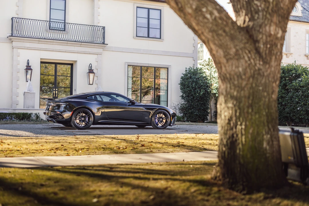 2020 Aston Martin DBS Superleggera - Image 30 of 31