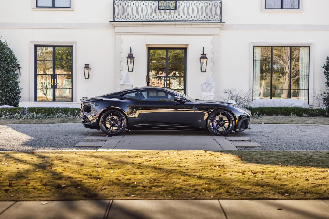 2020 Aston Martin DBS Superleggera - Image 19 of 31