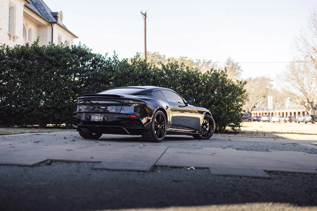 2020 Aston Martin DBS Superleggera - Image 23 of 31