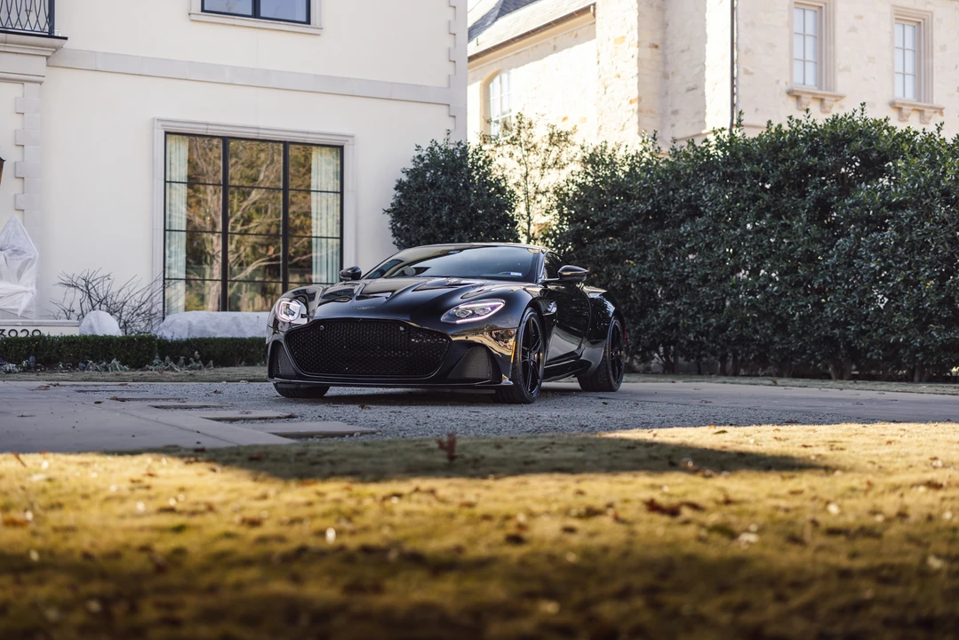 2020 Aston Martin DBS Superleggera - Image 9 of 31