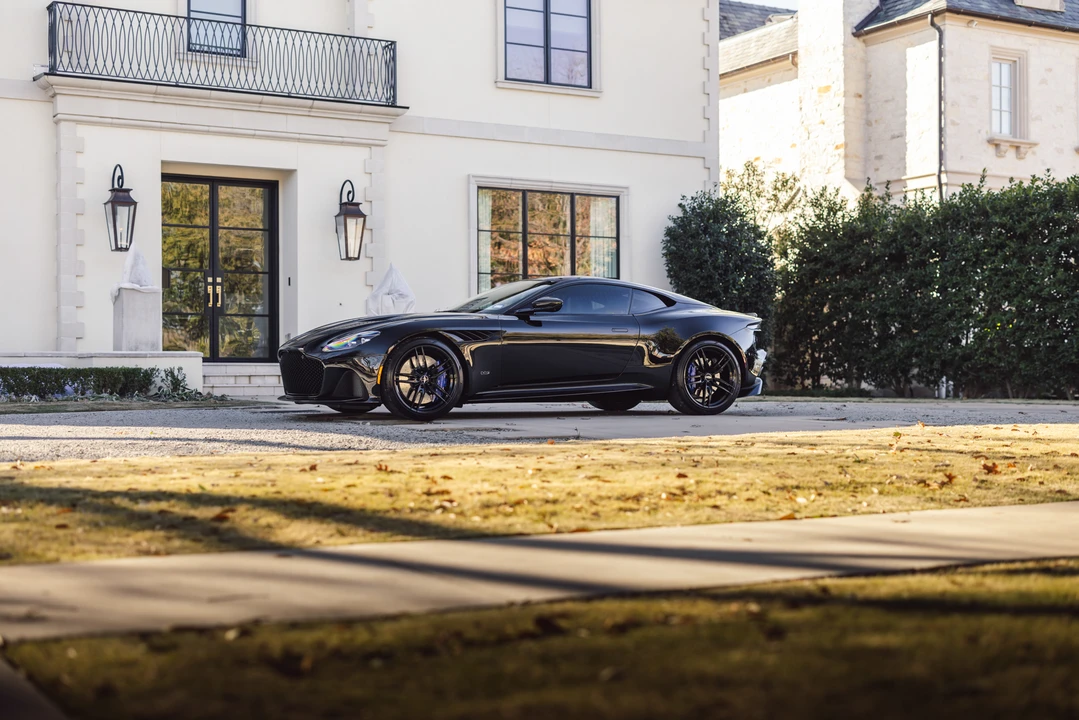 2020 Aston Martin DBS Superleggera - Image 2 of 31