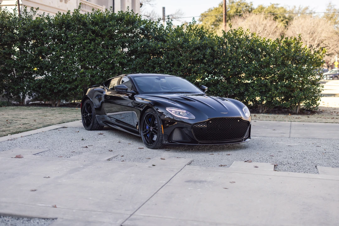 2020 Aston Martin DBS Superleggera - Image 13 of 31