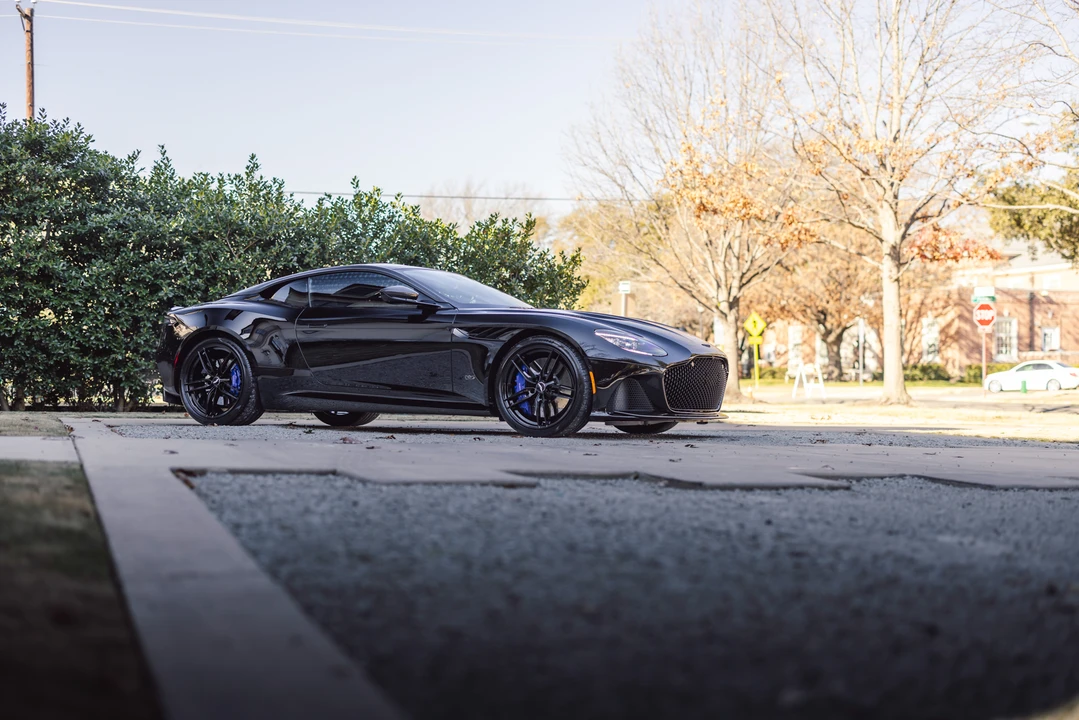 2020 Aston Martin DBS Superleggera - Image 17 of 31