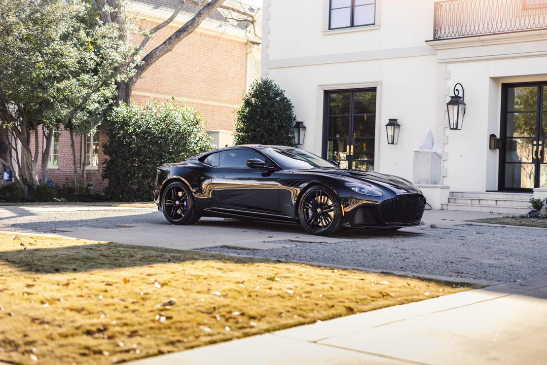 2020 Aston Martin DBS Superleggera - Image 16 of 31