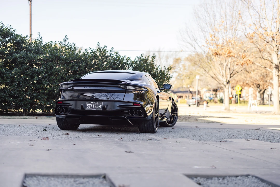 2020 Aston Martin DBS Superleggera - Image 25 of 31