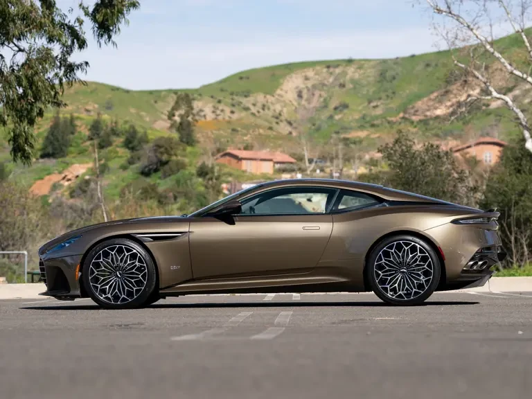 2020 Aston Martin DBS Superleggera - Image 12 of 31