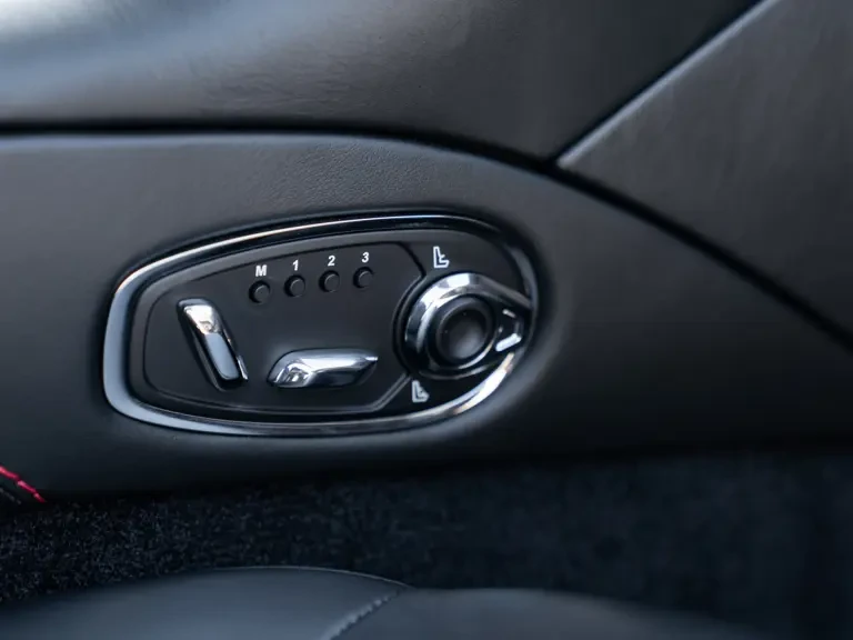 2020 Aston Martin DBS Superleggera - Image 27 of 31