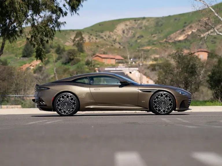 2020 Aston Martin DBS Superleggera - Image 5 of 31