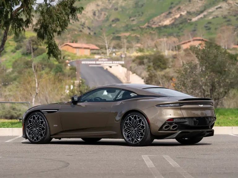 2020 Aston Martin DBS Superleggera - Image 11 of 31