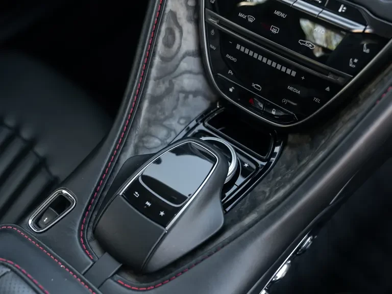 2020 Aston Martin DBS Superleggera - Image 20 of 31