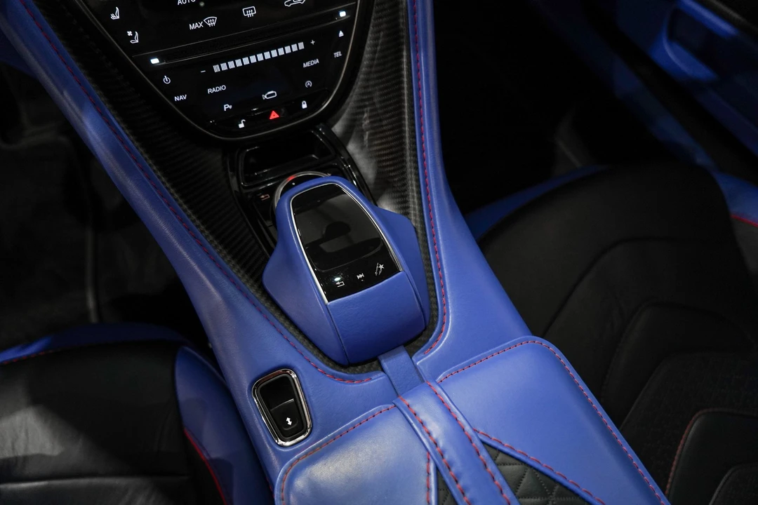 2020 Aston Martin DBS Superleggera - Image 12 of 31