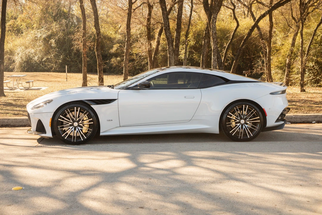 2020 Aston Martin DBS Superleggera - Image 3 of 31