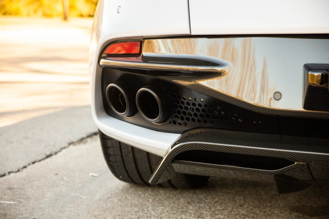2020 Aston Martin DBS Superleggera - Image 30 of 31
