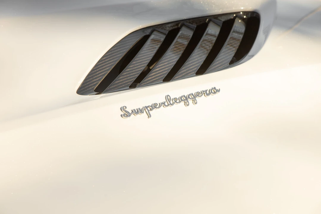 2020 Aston Martin DBS Superleggera - Image 19 of 31