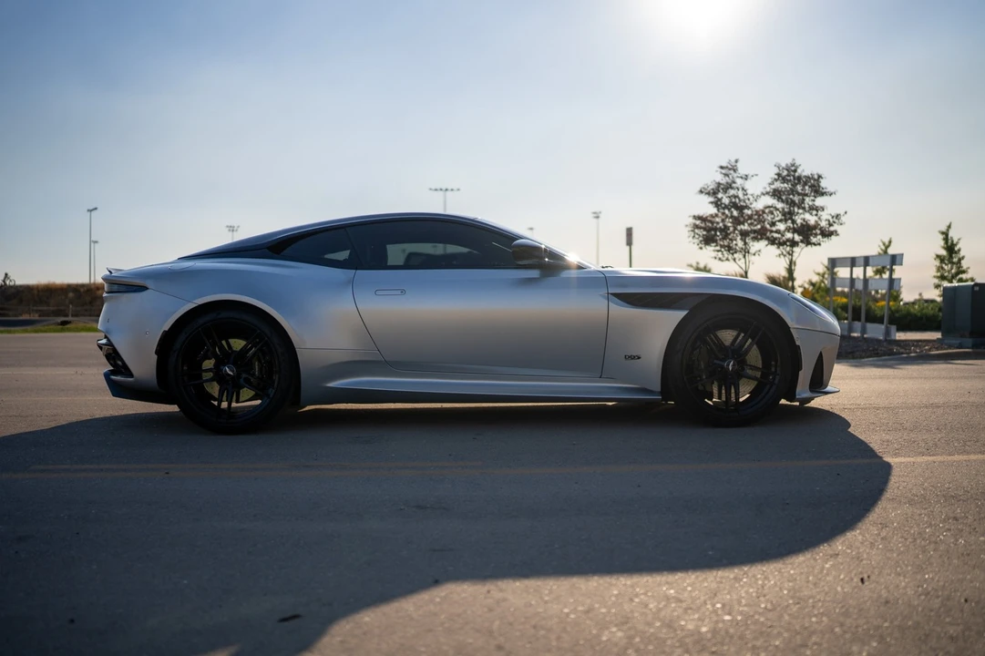 2020 Aston Martin DBS Superleggera - Image 5 of 31