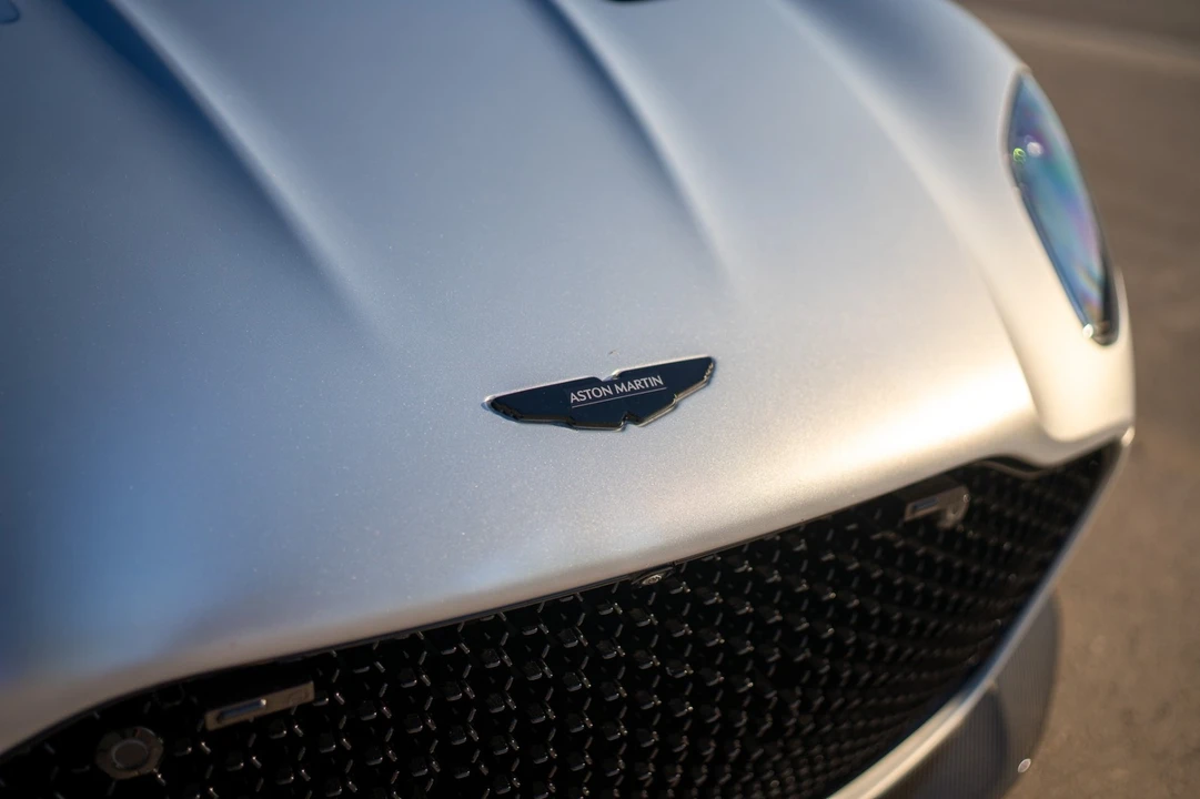 2020 Aston Martin DBS Superleggera - Image 11 of 31